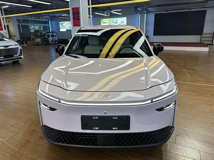 Фото 2 - Toyota bZ3X