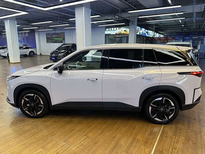 Фото 8 - Toyota bZ3X