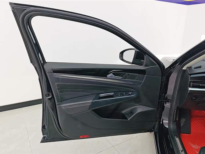 Фото 7 - Volkswagen Passat