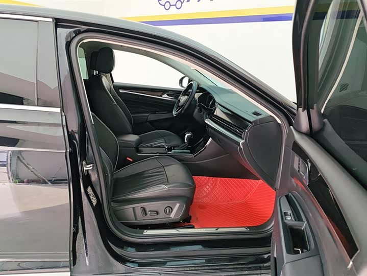 Фото 8 - Volkswagen Passat