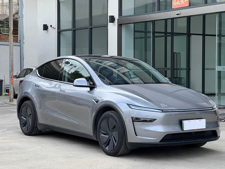 Фото 3 - Tesla Model Y