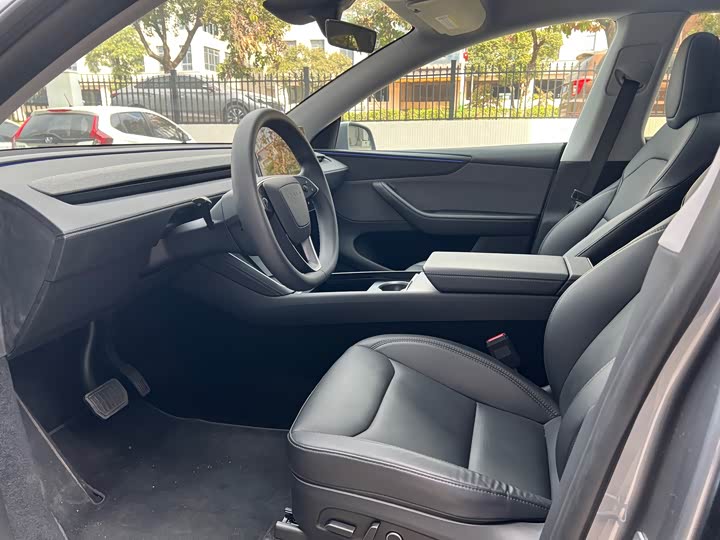 Фото 4 - Tesla Model Y