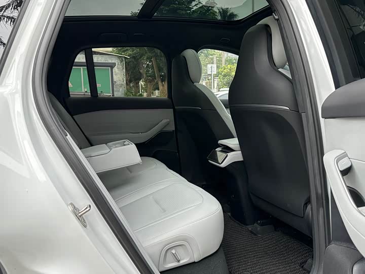 Фото 6 - Nio ES6