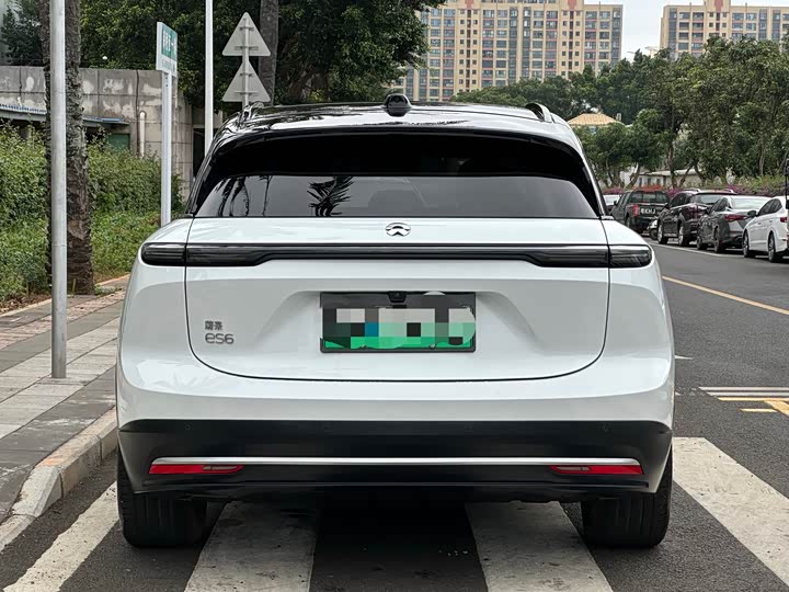 Фото 8 - Nio ES6