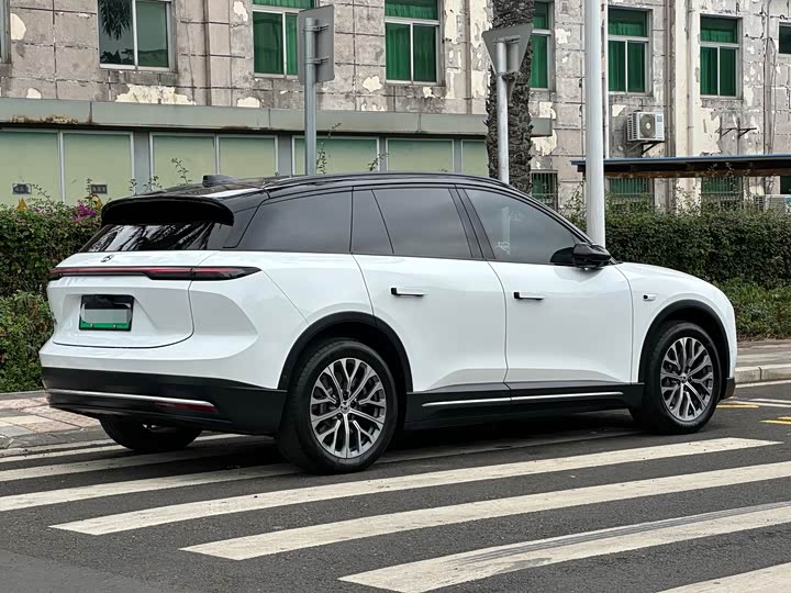 Фото 9 - Nio ES6