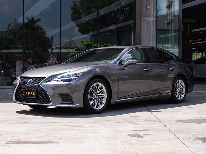 Фото 1 - Lexus LS