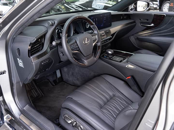 Фото 9 - Lexus LS