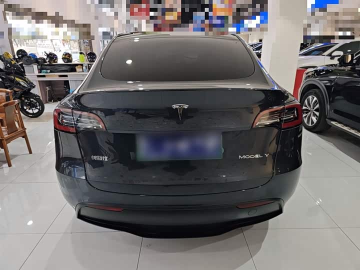 Фото 6 - Tesla Model Y