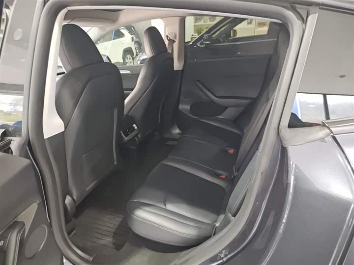 Фото 8 - Tesla Model Y