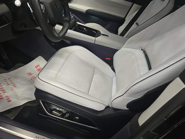 Фото 9 - HiPhi X