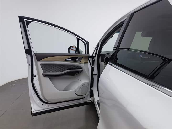 Фото 8 - Dongfeng Forthing Yacht