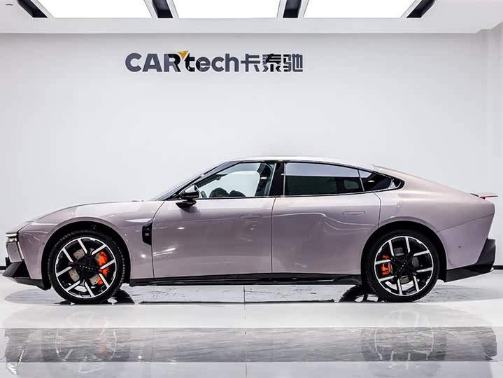 Фото 3 - XPeng P7