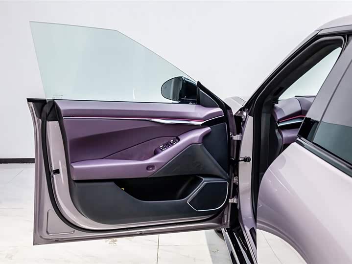 Фото 8 - XPeng P7