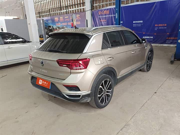 Фото 4 - Volkswagen T-Roc