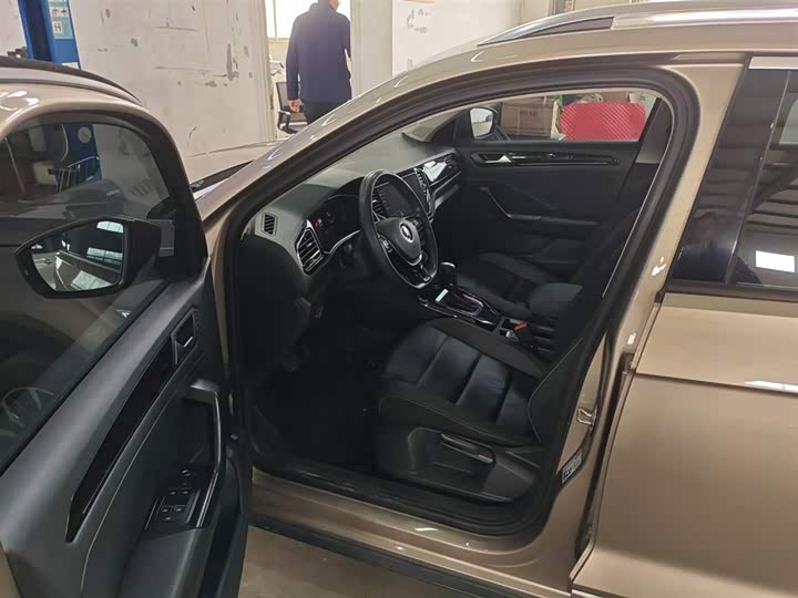 Фото 5 - Volkswagen T-Roc