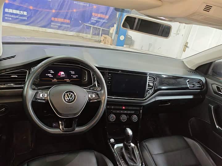 Фото 7 - Volkswagen T-Roc