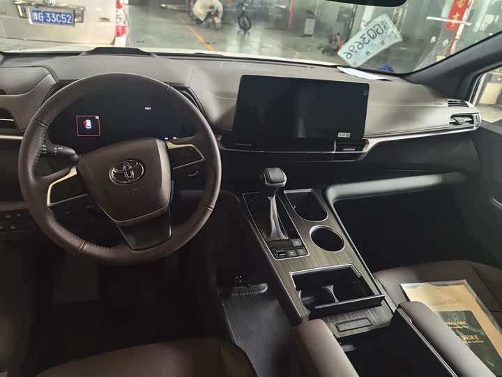 Фото 7 - Toyota Granvia