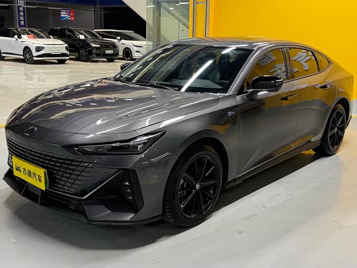 Фото 1 - Changan UNI-V Hybrid