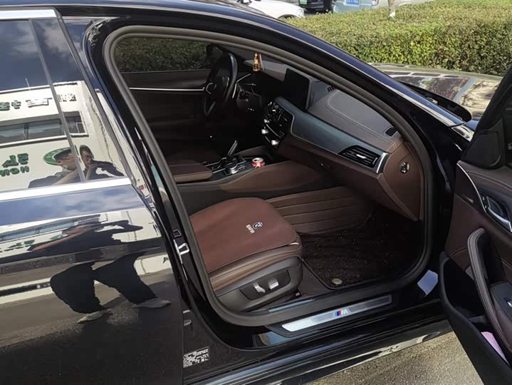 Фото 8 - BMW 5 Series