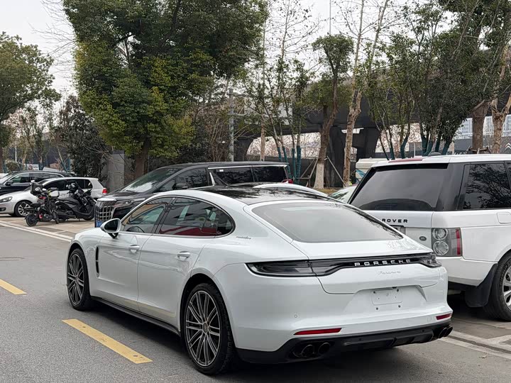 Фото 7 - Porsche Panamera