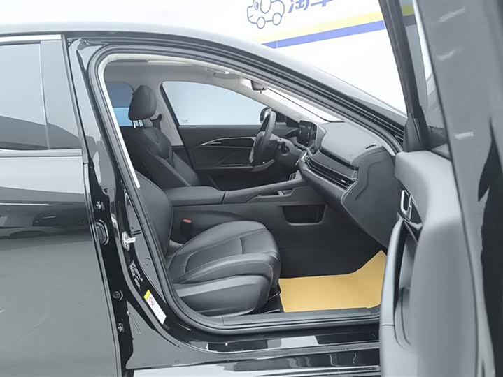 Фото 8 - Bestune B70