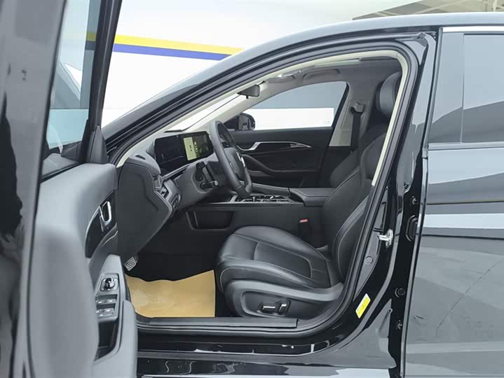 Фото 9 - Bestune B70