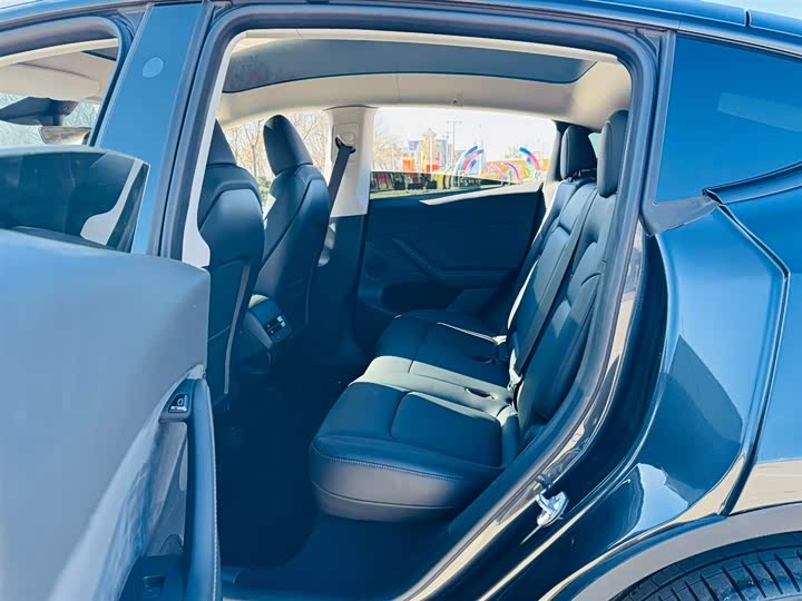 Фото 8 - Tesla Model Y