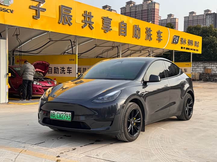 Фото 1 - Tesla Model Y