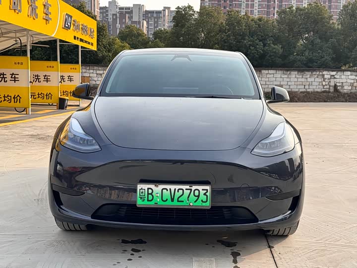 Фото 3 - Tesla Model Y