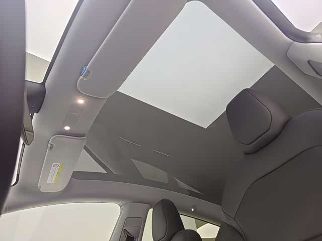 Фото 9 - Tesla Model Y