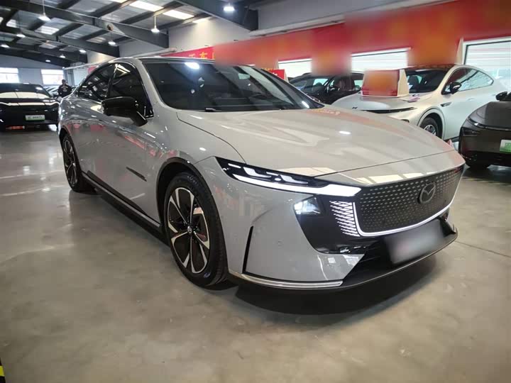 Фото 4 - Mazda EZ-6