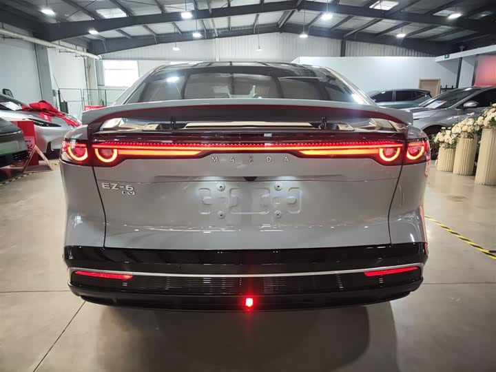 Фото 6 - Mazda EZ-6