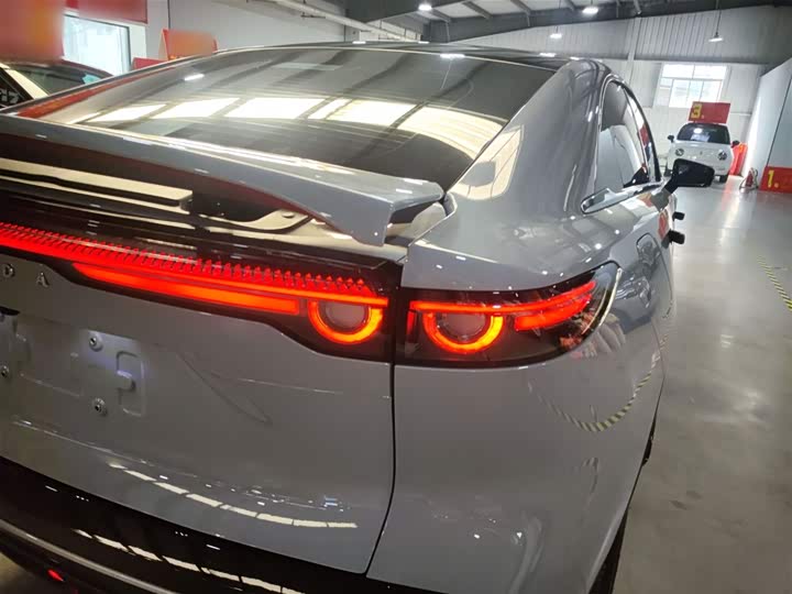 Фото 8 - Mazda EZ-6