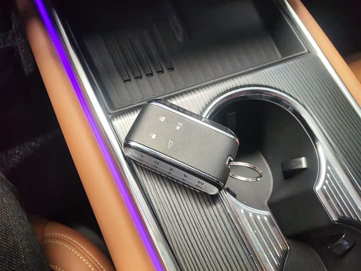 Фото 9 - Mazda EZ-6