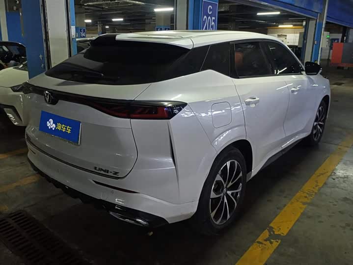 Фото 3 - Changan UNI-Z Hybrid