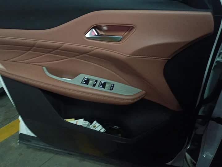 Фото 7 - Changan UNI-Z Hybrid