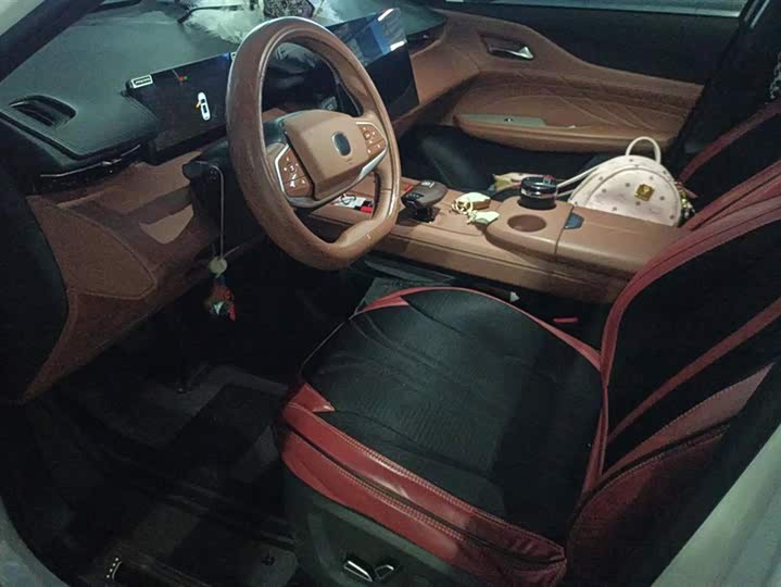 Фото 9 - Changan UNI-Z Hybrid