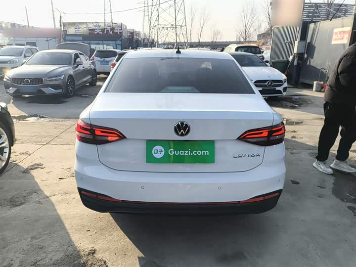 Фото 6 - Volkswagen Lavida