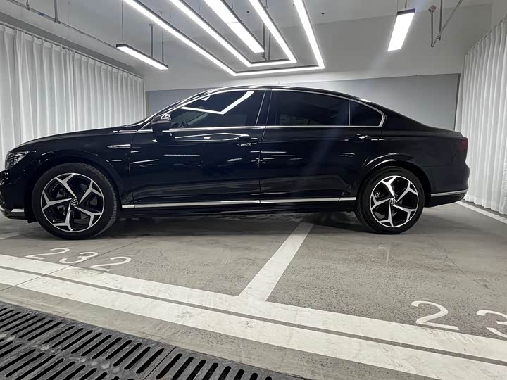 Фото 2 - Volkswagen Magotan