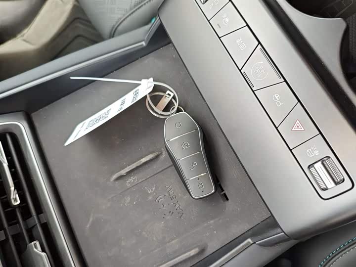 Фото 9 - BYD Qin L