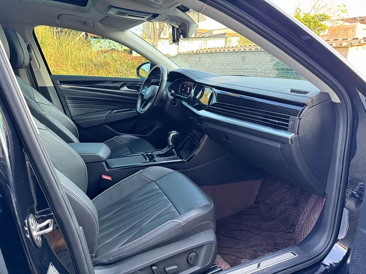 Фото 8 - Volkswagen Passat