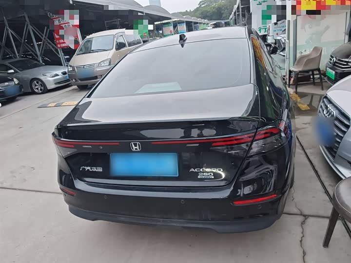 Фото 6 - Honda Accord