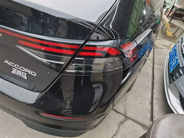 Фото 8 - Honda Accord