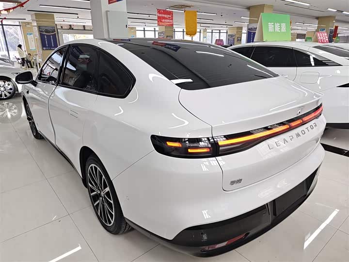 Фото 5 - Leapmotor B01