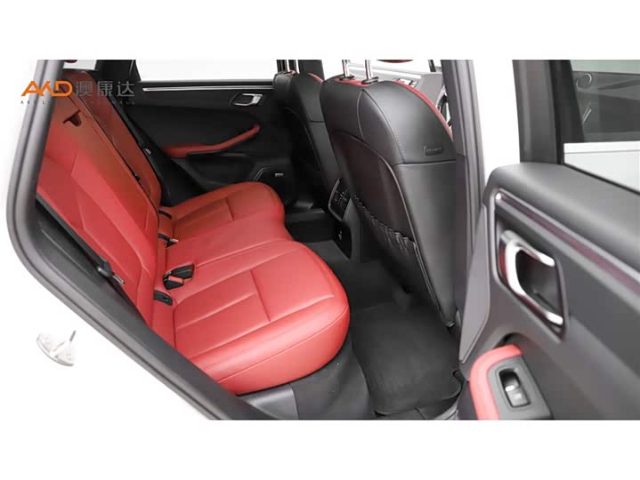 Фото 8 - Porsche Macan