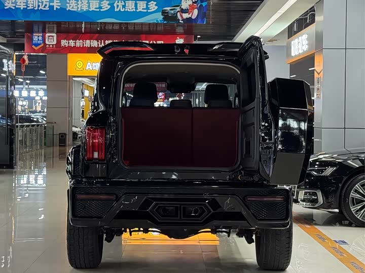 Фото 6 - Tank 300