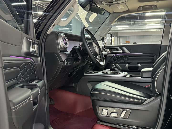 Фото 7 - Tank 300