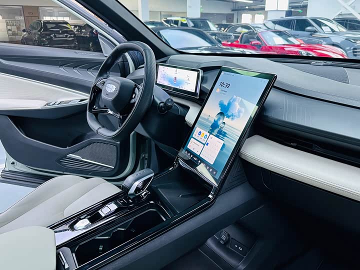 Фото 7 - Geely Atlas