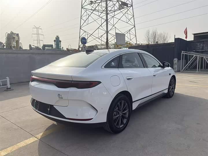 Фото 7 - BYD Qin L