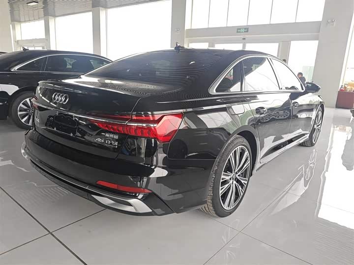 Фото 7 - Audi A6L